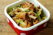 如何制作地道浙江菜-葱爆鸡块