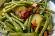 如何制作地道的浙江菜-豇豆烧肉