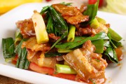 如何制作正宗浙江菜回锅肉-家常版详细步骤