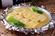 如何制作美味的荷包豆腐：详细步骤与小技巧