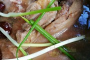红枣炖肘的做法及步骤详解，肉烂香甜的浙江菜经典