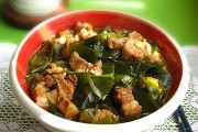 如何制作正宗浙江菜-肉烧海带