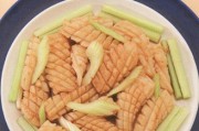 如何制作正宗浙江菜-椒麻鱿花