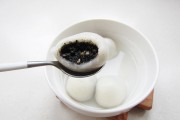 如何制作地道浙江风味芝麻元宵？详细步骤+小技巧