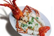 如何制作正宗粤菜生炊龙虾，肉质脆嫩、味道鲜美的家常做法