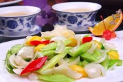 如何制作简单美味的芥兰沙拉-清爽粤式凉拌菜谱