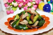 如何制作香脆可口的溜小黄瓜？浙江菜经典做法分享