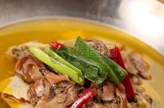如何制作正宗闽菜醉蚌肉：简单易学的家庭版菜谱