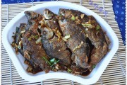 如何制作地道的浙江菜-酥小鲫鱼