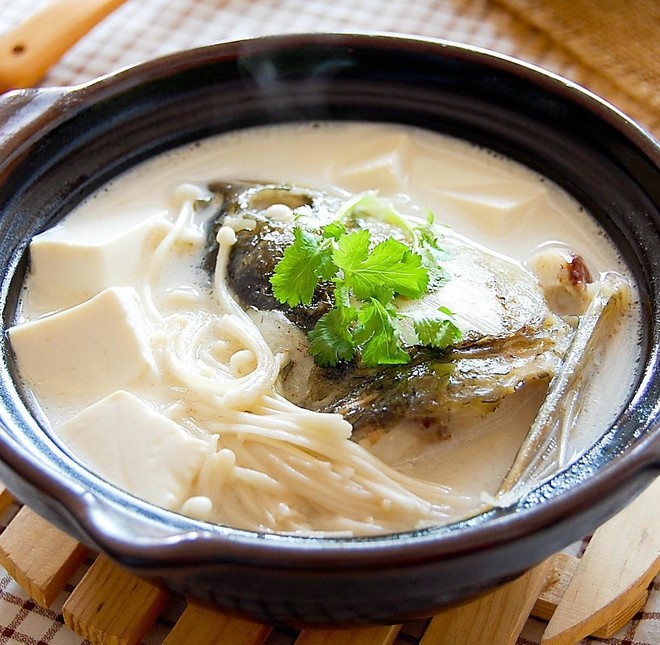砂锅鱼头豆腐