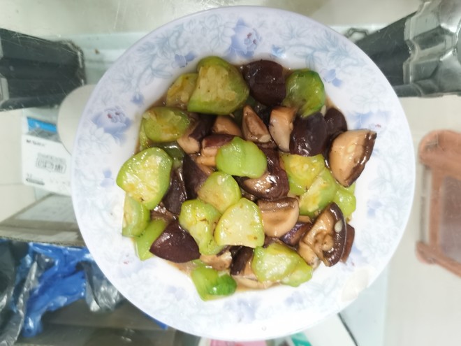 香菇烧丝瓜