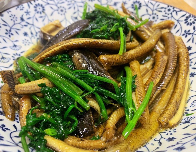 香菜梗炒鳝丝