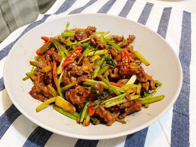 芹菜牛肉丝