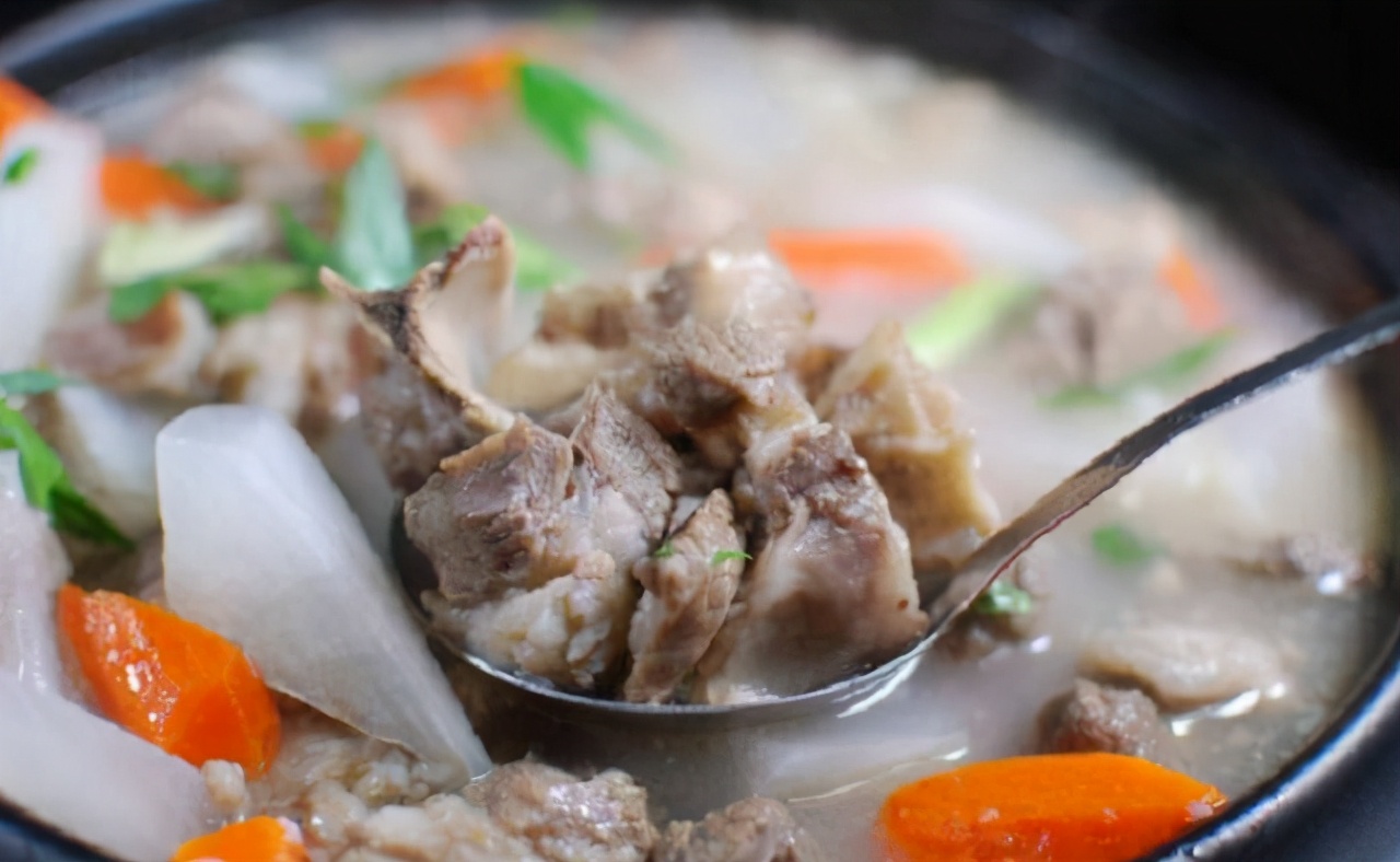 炖羊肉