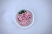 家庭自制天然草莓雪冰淇淋简易教程