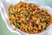 泡菜炒肉末——家常川菜的美味秘诀