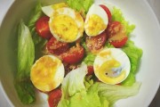 如何制作美味的鸡蛋番茄沙拉-法国经典菜谱