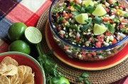 自制健康玉米黑豆莎莎酱，墨西哥风味蔬菜蘸酱食谱