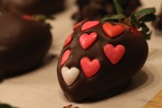 情人节巧克力草莓制作全攻略，零失败DIY甜点教程