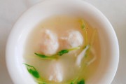 如何制作美味的三色鱼丸汤？浙江菜经典菜谱详解