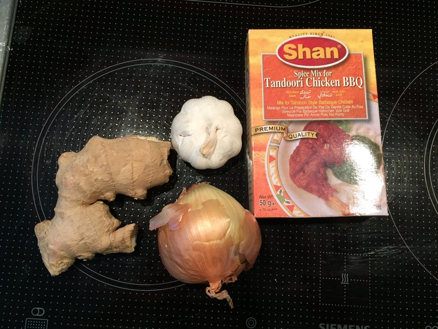 制作酱料与配料