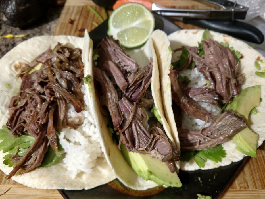 慢炖锅自制街头牛肉卷饼配椰子饭