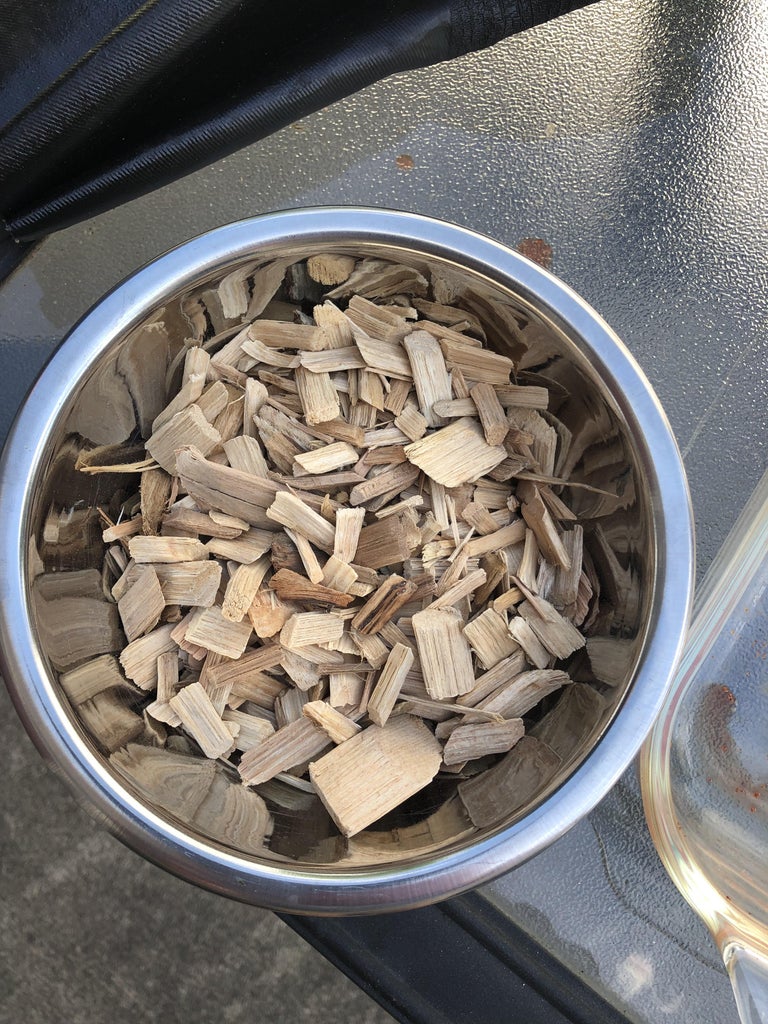 放入肋排和木块