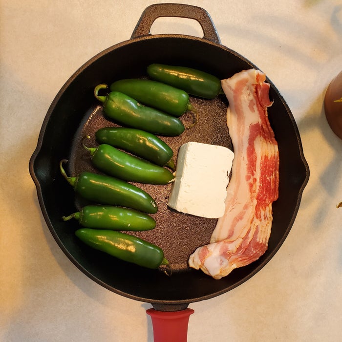 准备培根哈拉佩诺蘸料