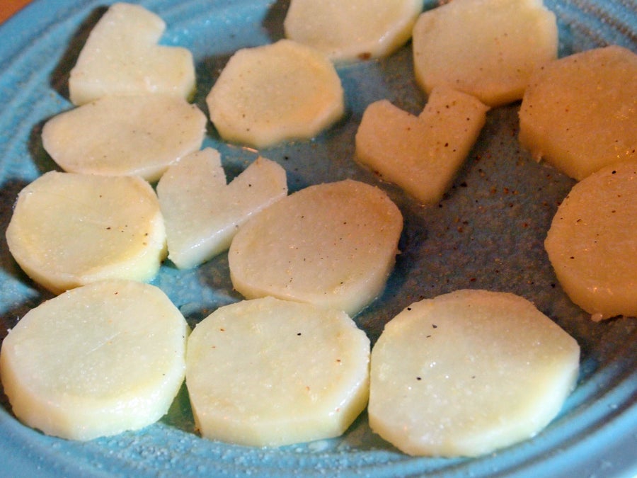 准备汉堡肉与土豆片