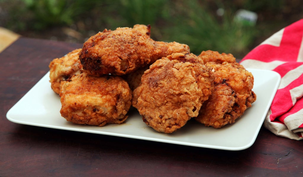 如何制作无麸质酪乳炸鸡