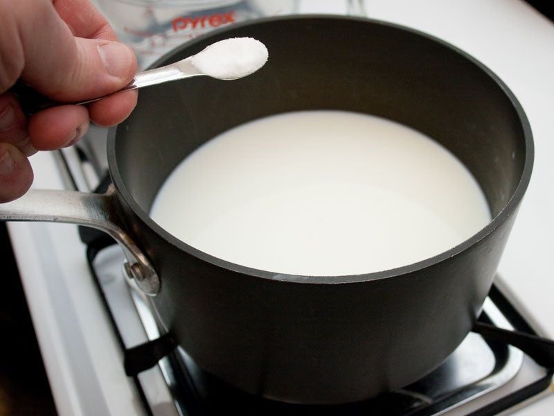 步骤1：制作芝士玉米饼