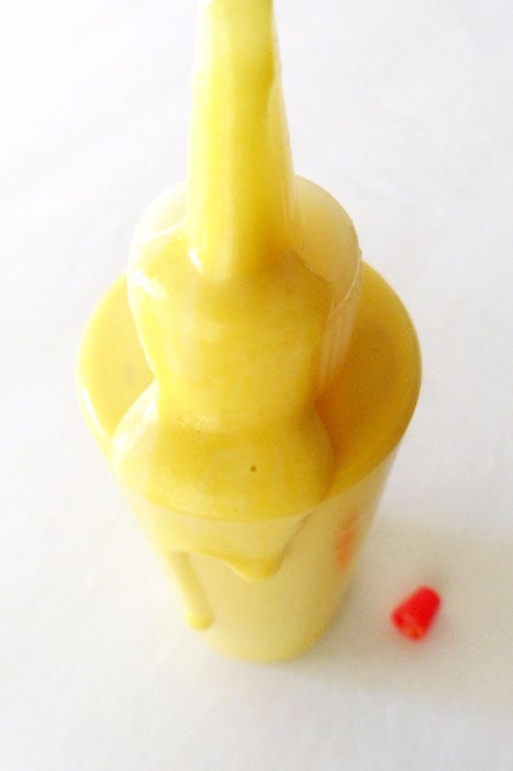 挤压瓶火山爆发