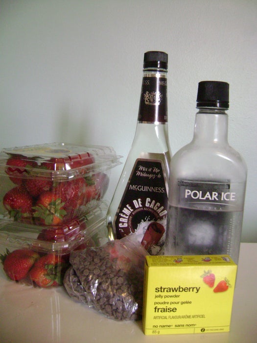 巧克力草莓果冻酒杯