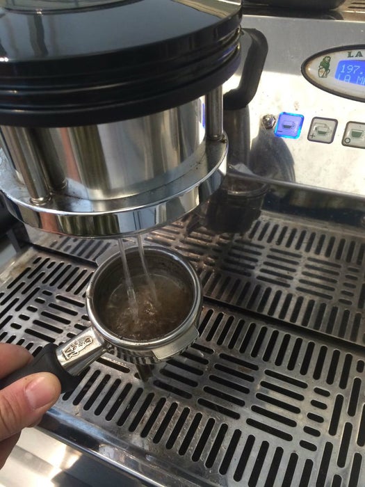 用水冲洗滤器进行清洁