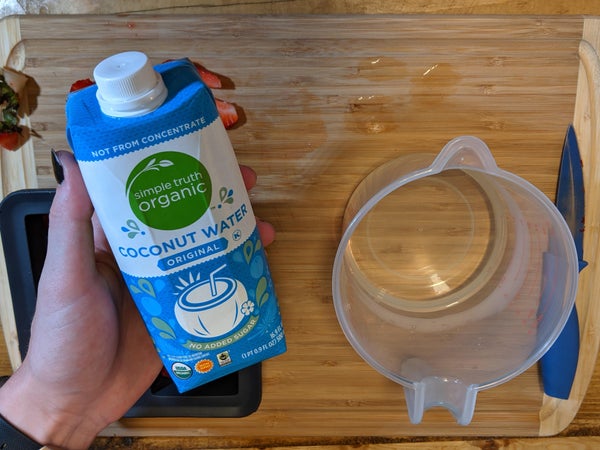 果味爱国者冰饮棒（2/4）- 混合糖浆与椰子水