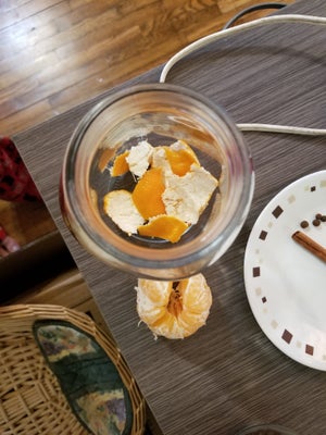 研磨咖啡并添加香料