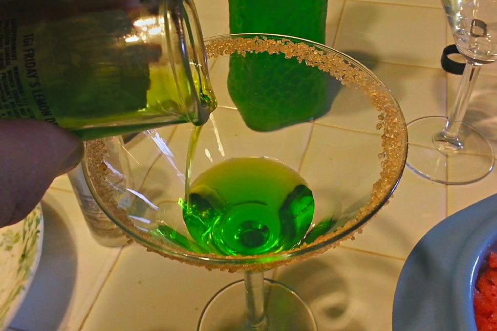 加入蜜多丽并分层奶油(梦奇乐)