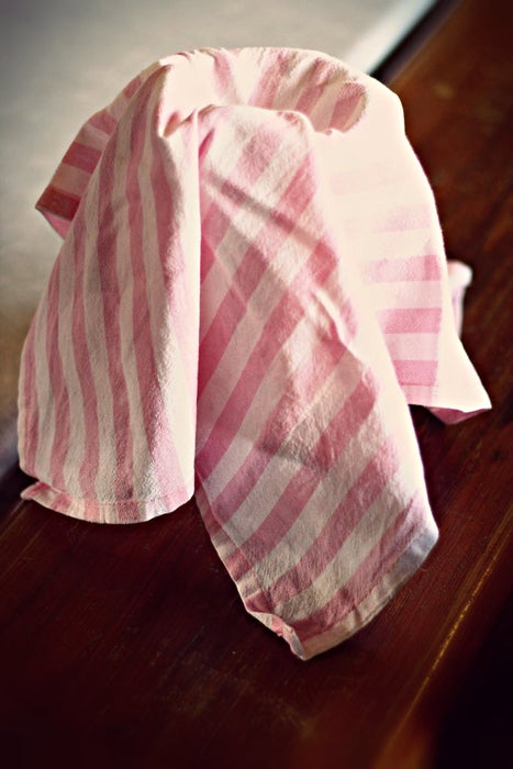 用纱布覆盖水壶。