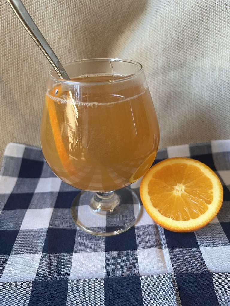 橙菠萝无酒精热托迪