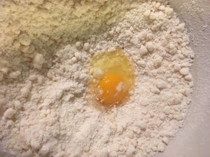 加入鸡蛋和奶酪！