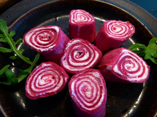 甜菜根辣根可丽饼卷 - 法式薄饼佐奶油芝士与辣根