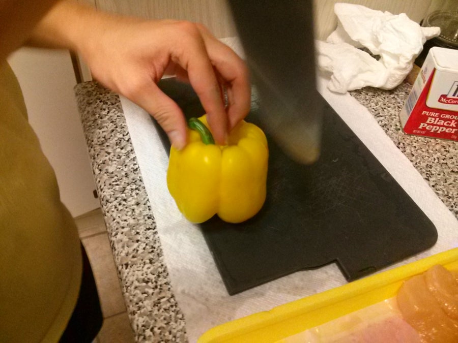 准备黄甜椒