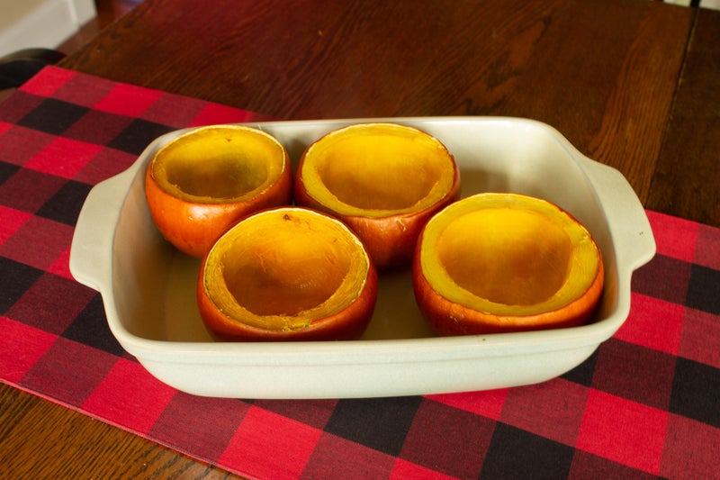 填充南瓜并烘烤