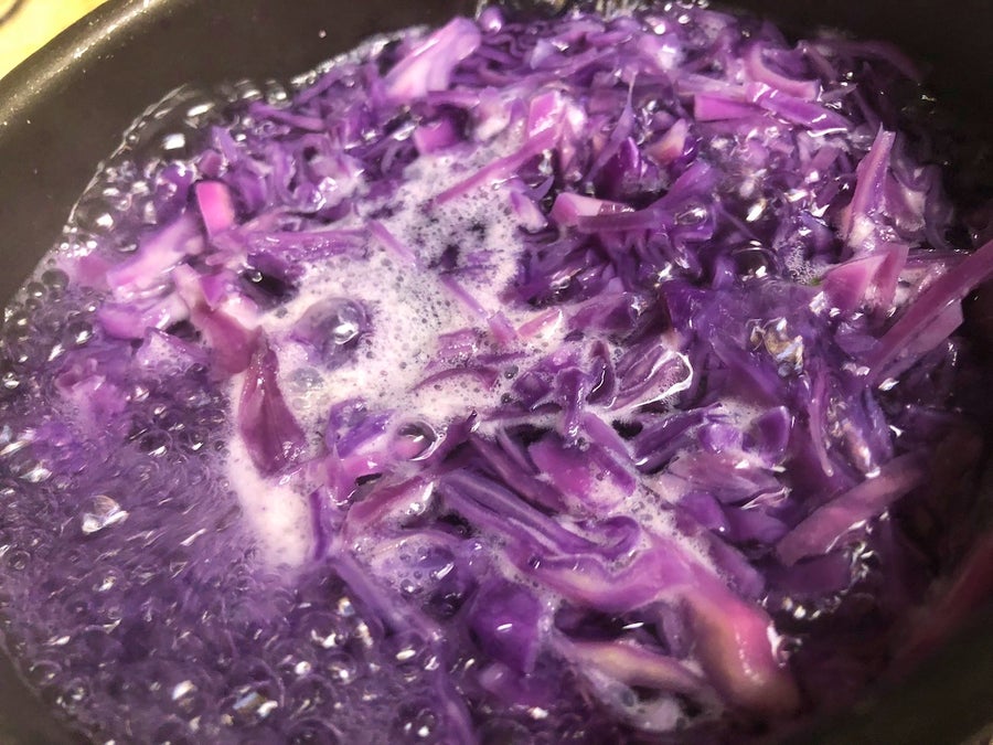 蓝色：红卷心菜