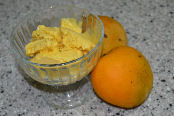 简易美味芒果冰淇淋——无需冰淇淋机！