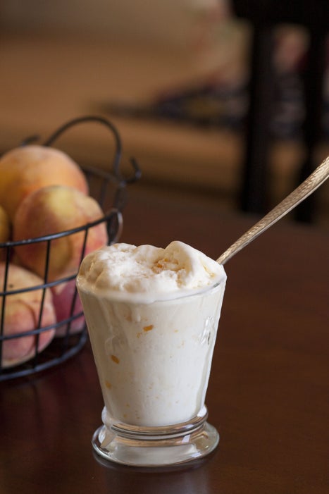 桃子奶油冰淇淋