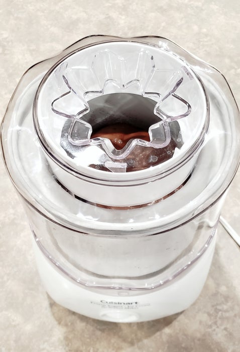 冰淇淋制作：冷冻搅拌