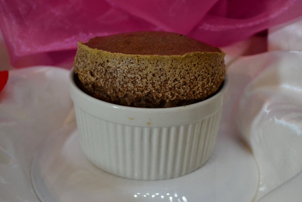 巧克力舒芙蕾配朗姆酒英式奶酱