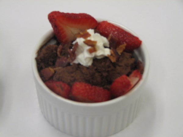 打发巧克力配碳酸草莓