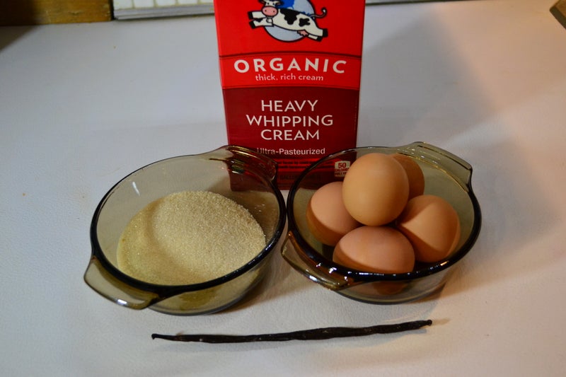 材料 -- 百加得朗姆酒英式奶酱: